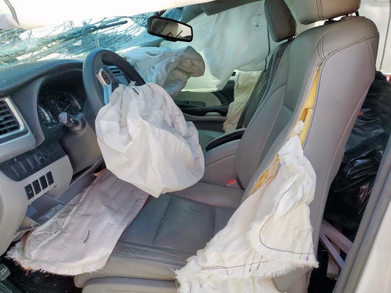 Снимка 7 от търг – 2016 TOYOTA HIGHLANDER с VIN 5TDKKRFH6GS153753