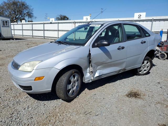 FORD FOCUS ZX4 2005 with VIN 1FAFP34NX5W310213 - Photo from auction