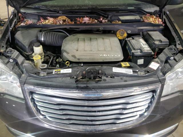 Photo 12 from auction – 2015 CHRYSLER TOWN & COU with VIN 2C4RC1BG8FR571412