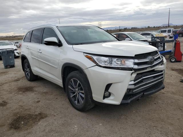 Photo 4 from auction – 2017 TOYOTA HIGHLANDER with VIN 5TDJZRFH9HS517074