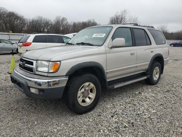 TOYOTA 4RUNNER SR 2000 with VIN JT3GN86R3Y0178652 - Photo from auction