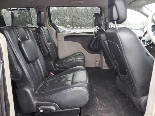 Photo 11 from auction – 2012 CHRYSLER TOWN & COU with VIN 2C4RC1CG0CR169362