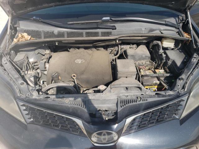 Photo 12 from auction – 2018 TOYOTA SIENNA SE with VIN 5TDXZ3DC1JS944849
