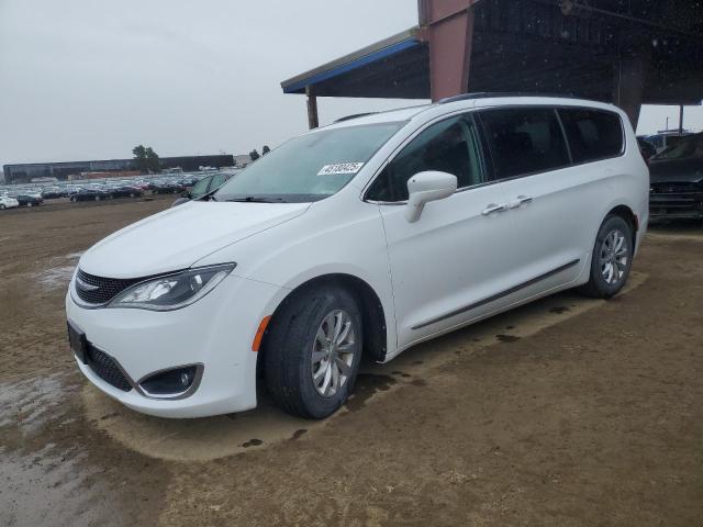 CHRYSLER PACIFICA T 2017 with VIN 2C4RC1BG4HR526390 - Photo from auction