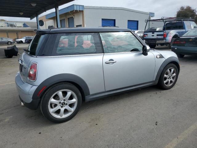Photo 3 from auction – 2007 MINI COOPER with VIN WMWMF33547TT55350