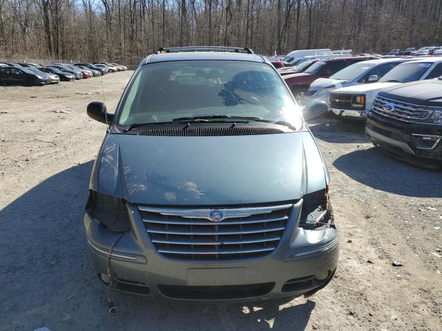 Photo 5 from auction – 2005 CHRYSLER TOWN & COU with VIN 2C8GP64L95R582757