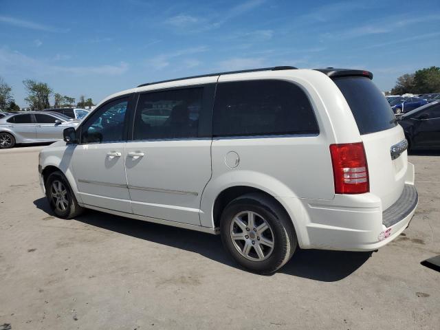 Photo 2 from auction – 2010 CHRYSLER TOWN & COU with VIN 2A4RR5D18AR257292