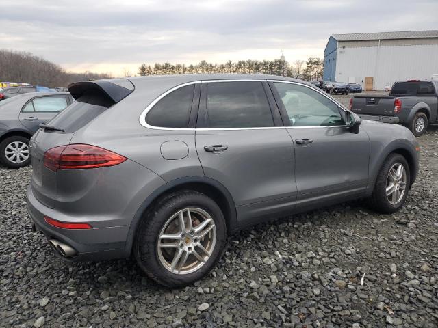 Снимка 3 от търг – 2017 PORSCHE CAYENNE S с VIN WP1AB2A26HLA50260