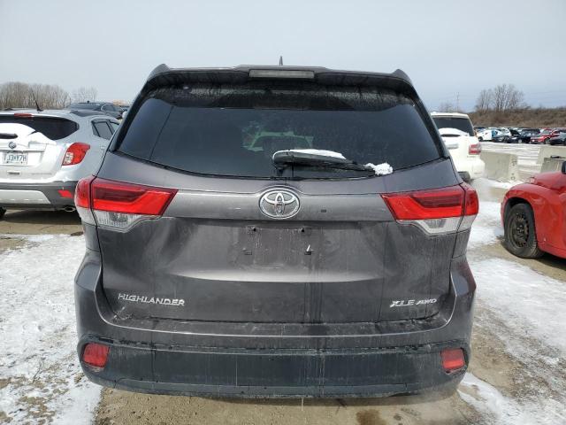 Photo 6 from auction – 2018 TOYOTA HIGHLANDER with VIN 5TDJZRFH0JS532679