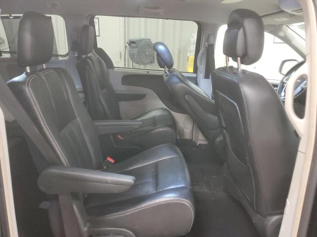 Photo 11 from auction – 2014 CHRYSLER TOWN & COU with VIN 2C4RC1CG0ER373646