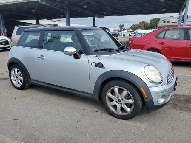 Photo 4 from auction – 2007 MINI COOPER with VIN WMWMF33547TT55350