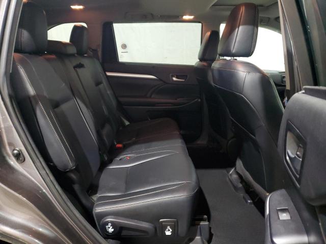 Photo 11 from auction – 2018 TOYOTA HIGHLANDER with VIN 5TDJZRFH3JS543501
