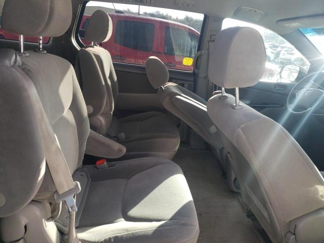 Photo 11 from auction – 2005 TOYOTA SIENNA LE with VIN 5TDBA23C25S047963