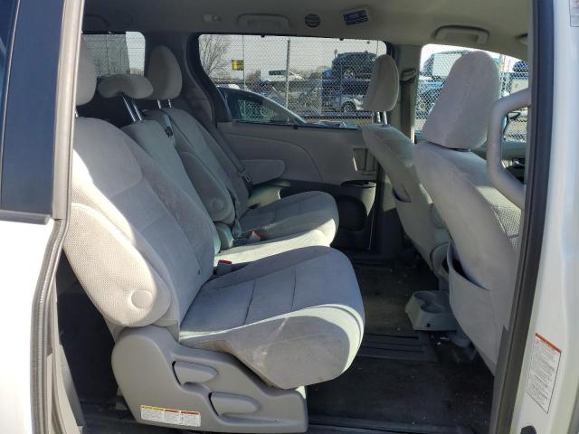 Photo 11 from auction – 2016 TOYOTA SIENNA LE with VIN 5TDKK3DC5GS698802