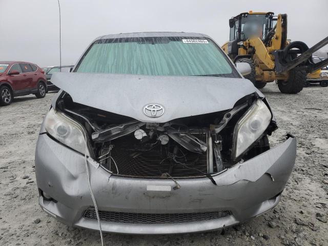 Photo 5 from auction – 2013 TOYOTA SIENNA XLE with VIN 5TDYK3DC3DS282723