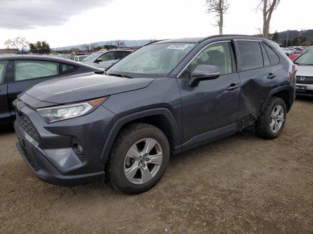 TOYOTA RAV4 XLE 2019 with VIN JTMW1RFVXKD027944 - Photo from auction