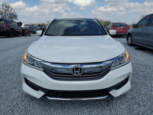 Photo 5 from auction – 2017 HONDA ACCORD SPO with VIN 1HGCR2F52HA014653