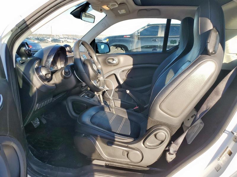 Photo 7 from auction – 2016 SMART FORTWO with VIN WMEFJ5DA4GK058071