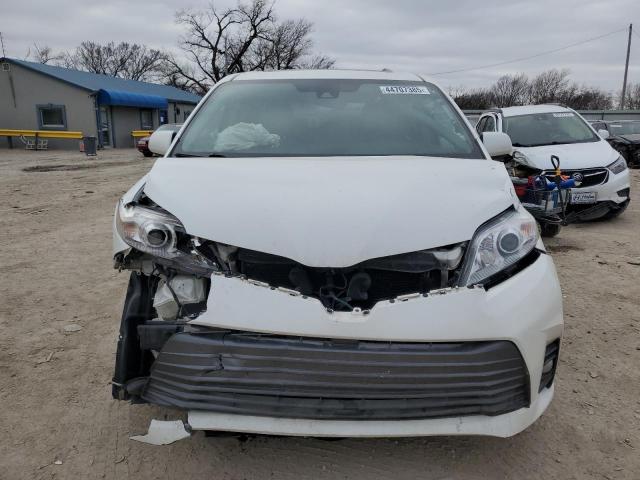 Photo 5 from auction – 2018 TOYOTA SIENNA XLE with VIN 5TDYZ3DC3JS901974