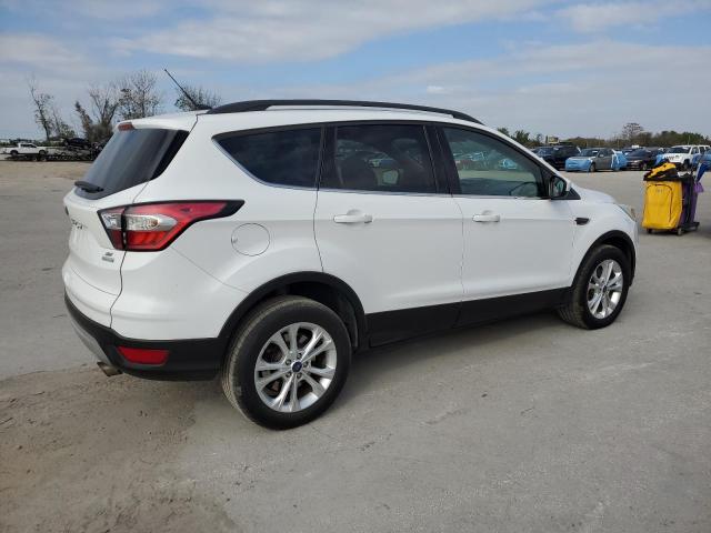 Photo 3 from auction – 2017 FORD ESCAPE SE with VIN 1FMCU0GD6HUB67067