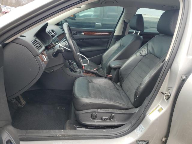 Photo 7 from auction – 2012 VOLKSWAGEN PASSAT SEL with VIN 1VWCM7A34CC104090