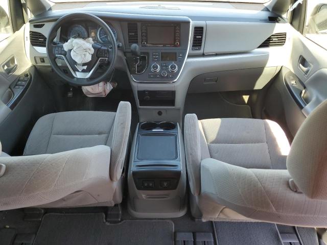 Photo 8 from auction – 2018 TOYOTA SIENNA LE with VIN 5TDKZ3DC2JS900949