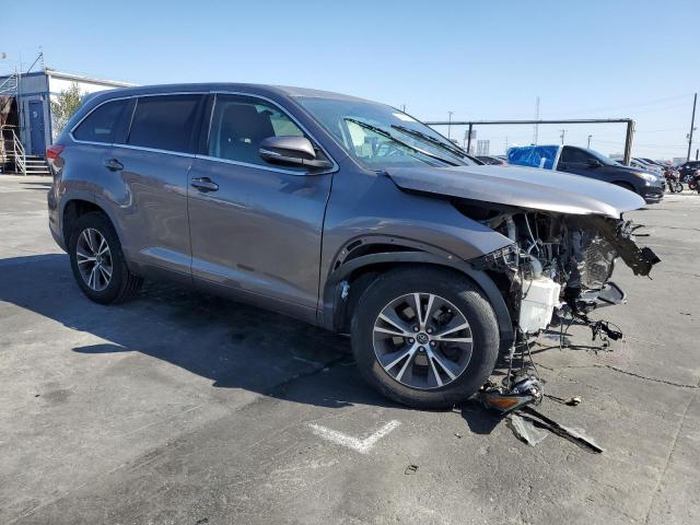 Photo 4 from auction – 2017 TOYOTA HIGHLANDER with VIN 5TDZZRFH1HS228905