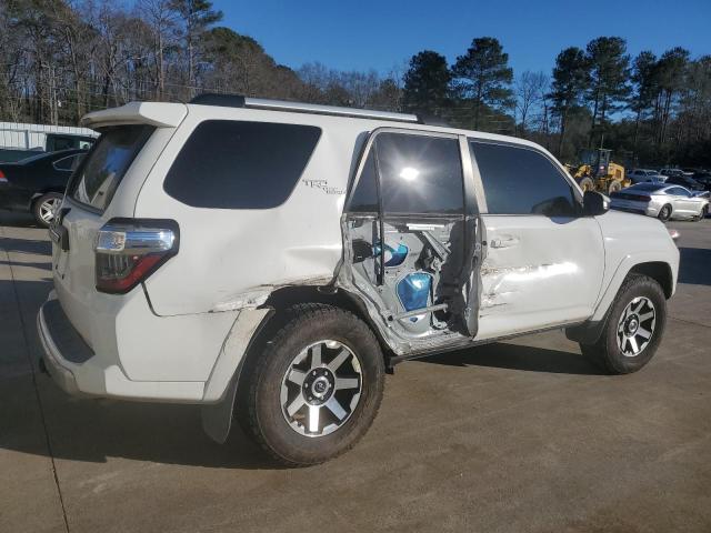 Photo 3 from auction – 2018 TOYOTA 4RUNNER SR with VIN JTEBU5JR5J5545828
