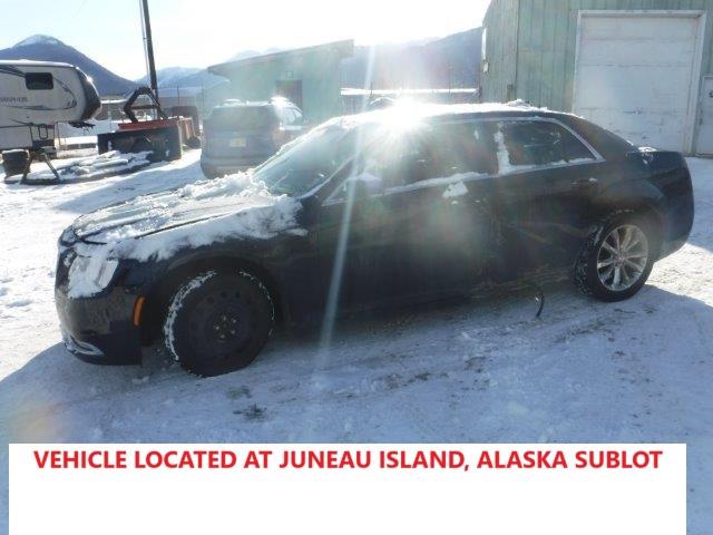 Photo 2 from auction – 2015 CHRYSLER 300 LIMITE with VIN 2C3CCARG5FH831318