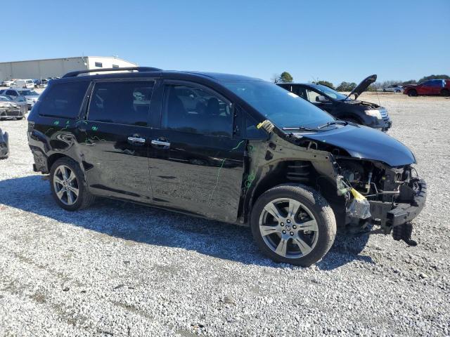 Photo 4 from auction – 2018 TOYOTA SIENNA SE with VIN 5TDXZ3DC8JS961499