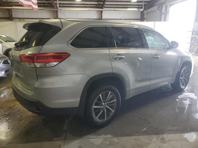 Photo 3 from auction – 2018 TOYOTA HIGHLANDER with VIN 5TDKZRFH7JS265657