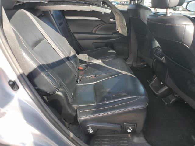 Photo 11 from auction – 2015 TOYOTA HIGHLANDER with VIN 5TDJKRFH7FS174525