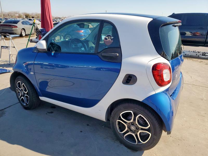 Photo 2 from auction – 2016 SMART FORTWO with VIN WMEFJ5DA4GK058071