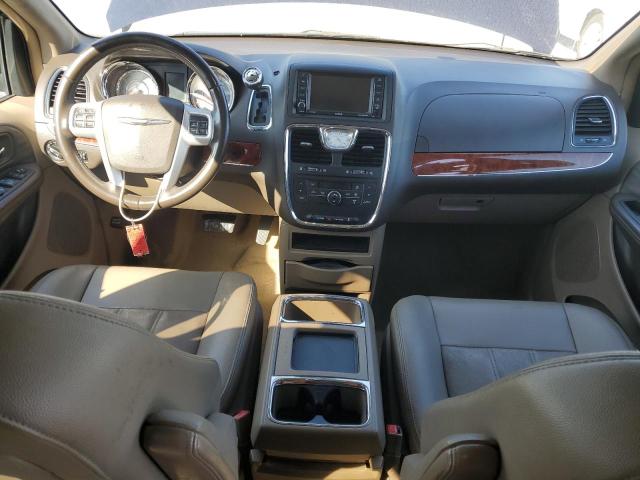 Photo 8 from auction – 2016 CHRYSLER TOWN & COU with VIN 2C4RC1BG1GR164792
