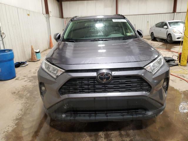 Photo 5 from auction – 2019 TOYOTA RAV4 XLE with VIN JTMP1RFV1KJ020693