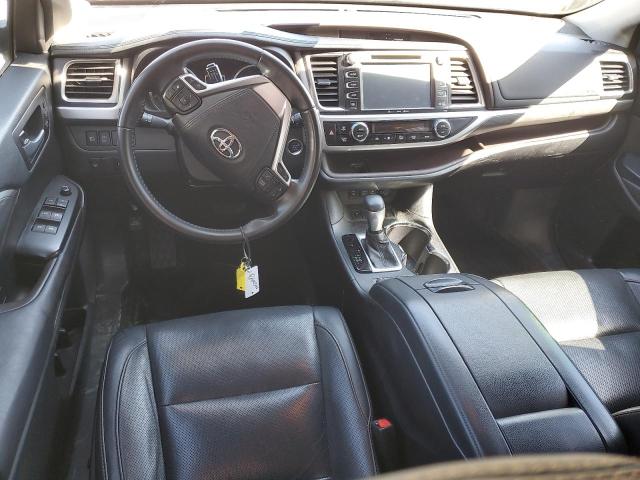 Photo 8 from auction – 2017 TOYOTA HIGHLANDER with VIN 5TDYZRFHXHS213752
