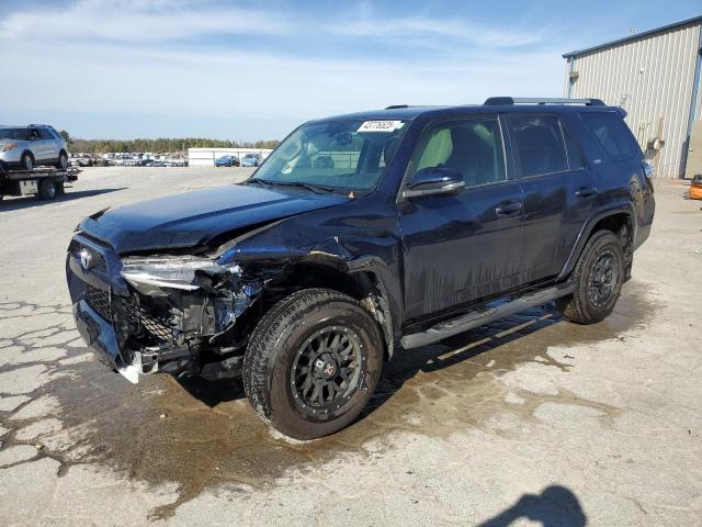 TOYOTA 4RUNNER SR 2019 with VIN JTEBU5JR6K5720573 - Photo from auction