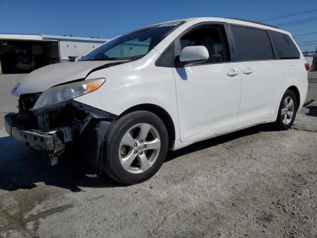 Photo 1 from auction – 2016 TOYOTA SIENNA LE with VIN 5TDKK3DC5GS719065