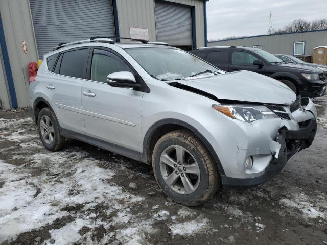 Photo 4 from auction – 2015 TOYOTA RAV4 XLE with VIN JTMRFREV7FD173255