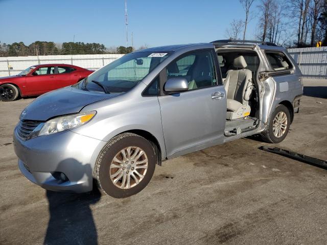 Photo 1 from auction – 2012 TOYOTA SIENNA XLE with VIN 5TDYK3DC6CS278177
