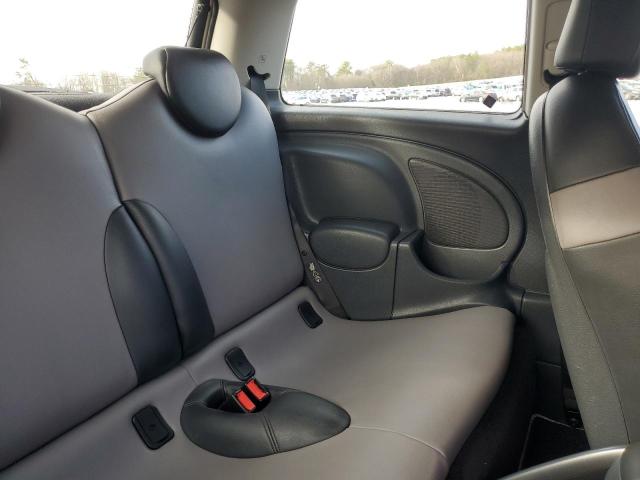 Photo 10 from auction – 2006 MINI COOPER S with VIN WMWRE33566TG99577