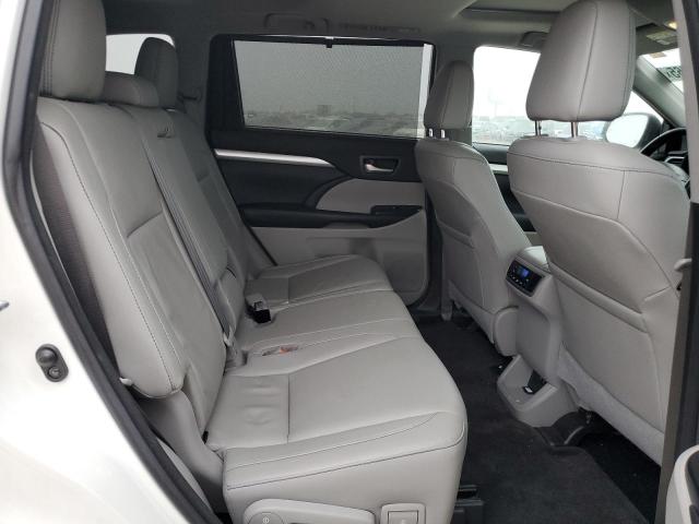 Photo 11 from auction – 2018 TOYOTA HIGHLANDER with VIN 5TDJZRFH4JS851776