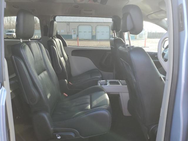 Photo 11 from auction – 2016 CHRYSLER TOWN & COU with VIN 2C4RC1BG1GR280882