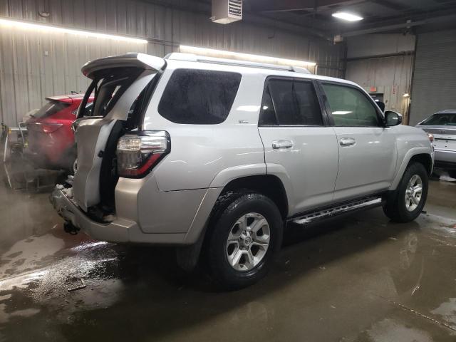Photo 3 from auction – 2018 TOYOTA 4RUNNER SR with VIN JTEBU5JR6J5555669