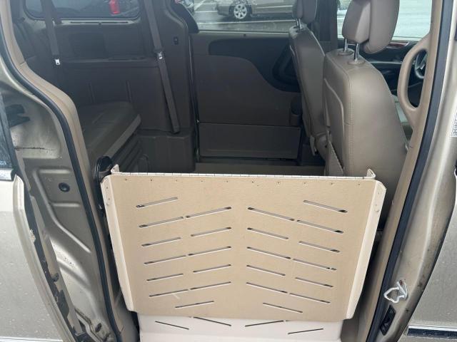 Photo 6 from auction – 2013 CHRYSLER TOWN & COU with VIN 2C4RC1CG6DR619890