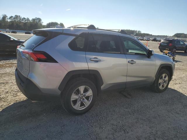 Photo 3 from auction – 2021 TOYOTA RAV4 XLE with VIN 2T3W1RFV5MC125822