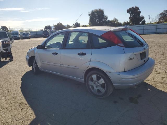 Photo 2 from auction – 2003 FORD FOCUS ZX5 with VIN 3FAFP37Z53R186656