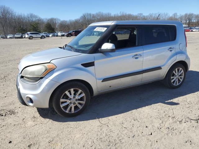 KIA SOUL + 2013 with VIN KNDJT2A6XD7495895 - Photo from auction