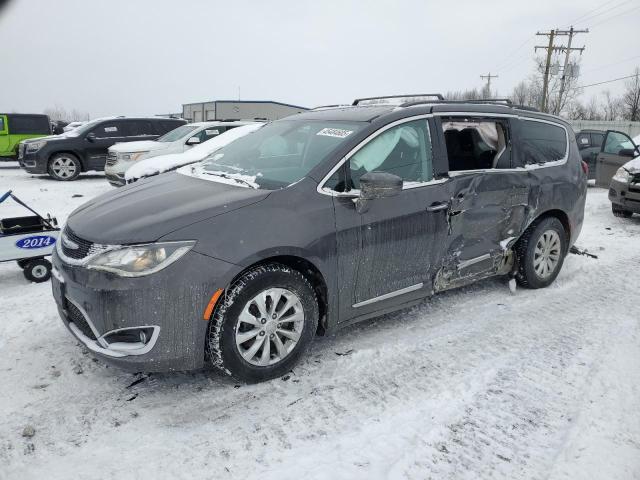 CHRYSLER PACIFICA T 2017 with VIN 2C4RC1BG2HR564586 - Photo from auction