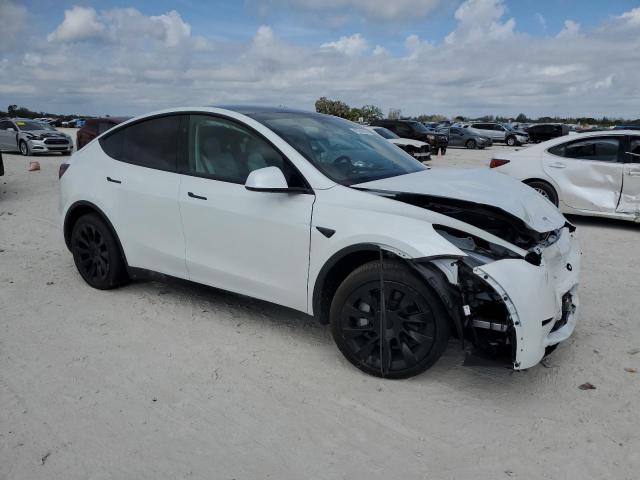 Снимка 4 от търг – 2024 TESLA MODEL Y с VIN 7SAYGDED0RF158471